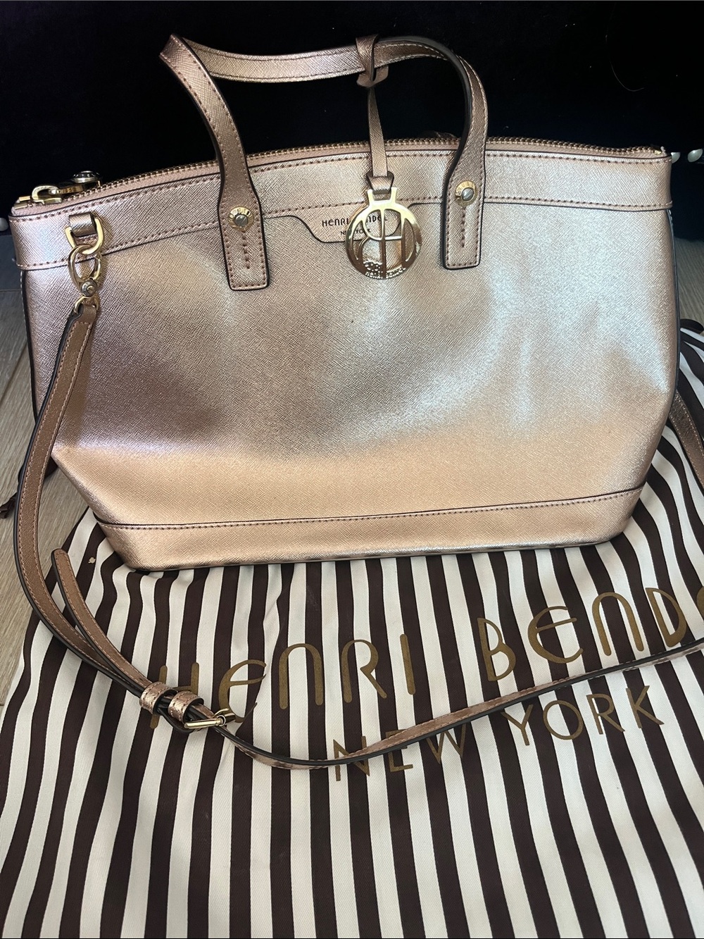 Never worn Henri Bendel Metallic Rose Gold Satchel with Detachable Strap